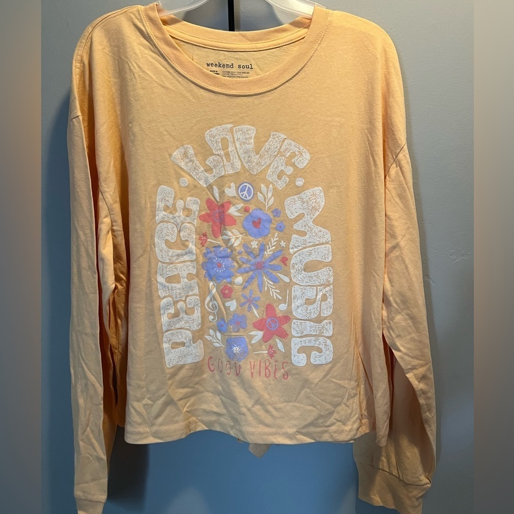 WEEKEND SOUL Peace Love Music Graphic Print Long‎ Sleeve Women's Size  L Yellow